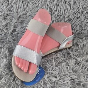 Floopi 514 Womens 6 Silver Cusion Slip On Open‎ Toe Fladt Sandals